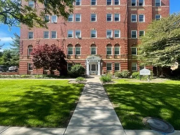 15820 Van Aken Blvd APT 303, Shaker Hts, OH 44120