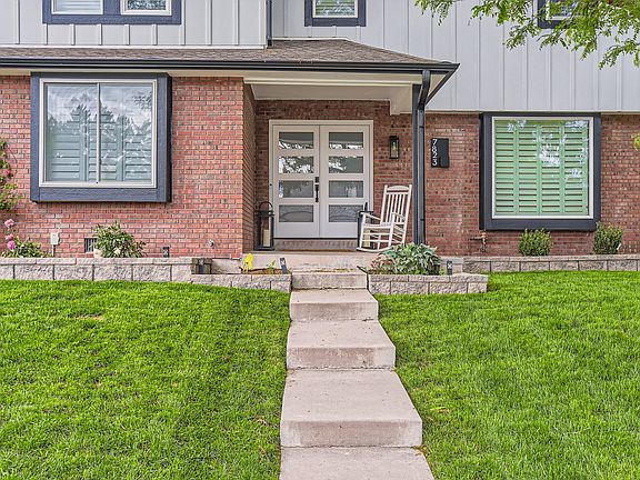 03 Exterior Front Entry_06142023