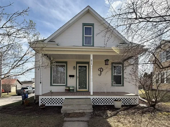 614 E 4th St, Vinton, IA 52349