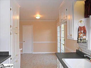 4th image of 7 Jonquil Ln
