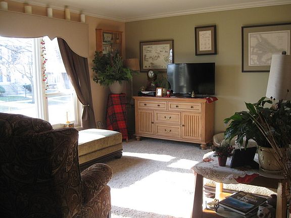 3rd image of 10406 Waterford Dr