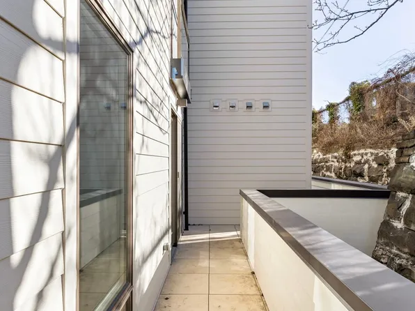 391 1st Street image 17 of 28