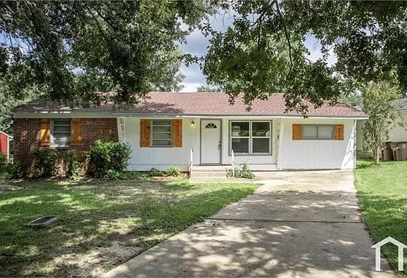 4 bed, 1277 sqft, $1,795 — Photo 1