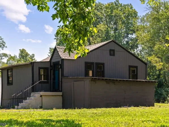 107 Oak Grove Rd, Raritan Twp., NJ 08822