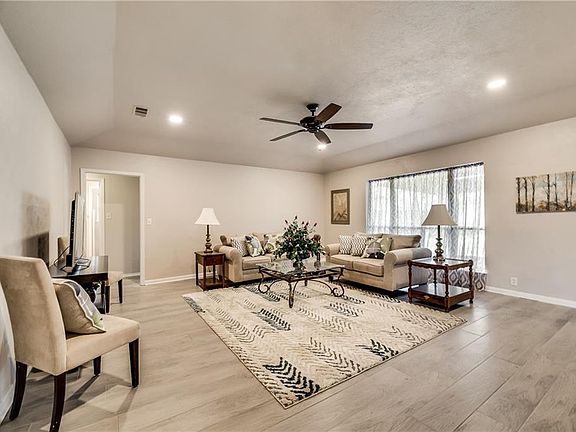 4th image of 2809 Canongate Dr