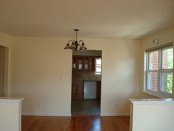 3rd image of 11 Loring Ave #2