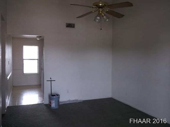 4th image of 103 E Truman Ave