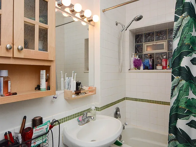 1027 N Honore St #M05R — Photo 18