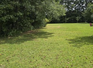 17 Giles Marshburn Rd, Burgaw, NC 28425