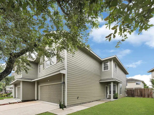 6215 Stoney Creek Dr, Pasadena, TX 77503