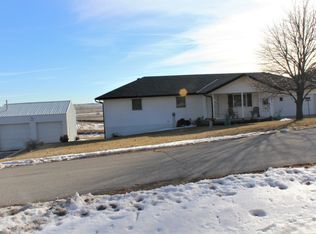 609 Hamilton St, Macedonia, IA 51549