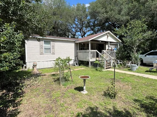 207 Mesquite St, Blanco, TX 78606