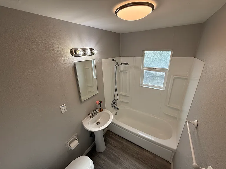 1507 Jacobsen St #1/2 — Photo 19
