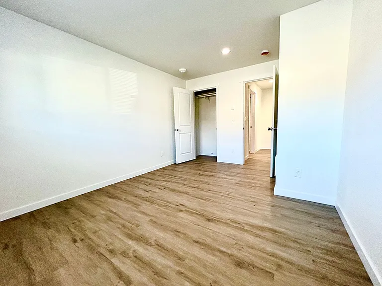 Kamden Place: Leasing Specials! Balconies, Lawn Space, Quiet Community in Pasco — Photo 6