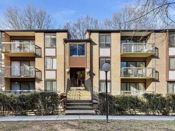 9708 Kingsbridge Dr APT 304, Fairfax, VA 22031