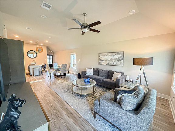 2nd image of 10542 Preserve Way