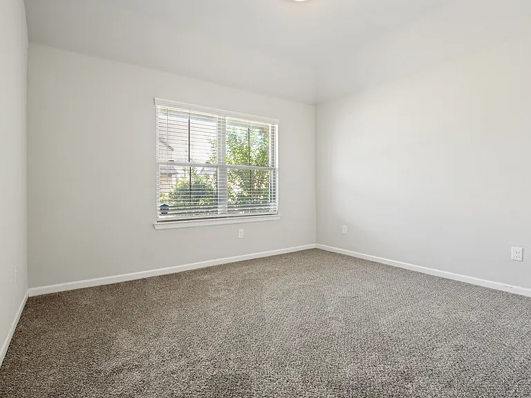 4709 Mayflower Dr — Photo 13