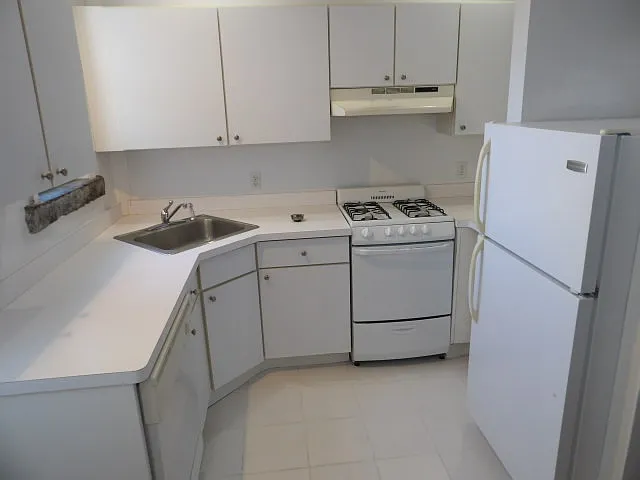 2 bed, 1.5 bath, 1200 sqft, $1,650 — Photo 2