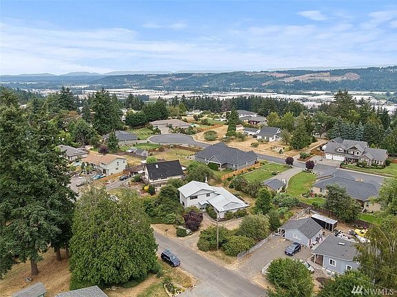 2nd image of 4709 124th Avenue Ct E