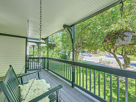 4th image of 2885 Ames St