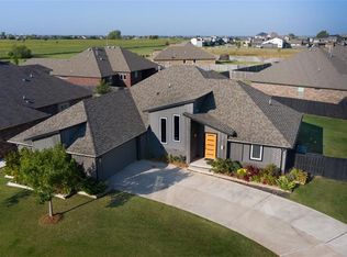 17315 Shadow Hawk Ln, Edmond, OK 73012