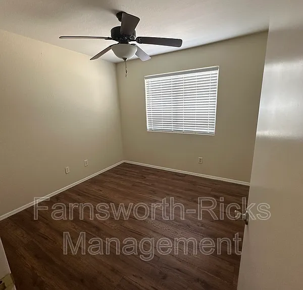 5730 E Holmes Ave — Photo 4