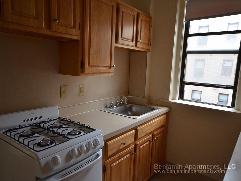 2nd image of 1157 Commonwealth Ave #C16