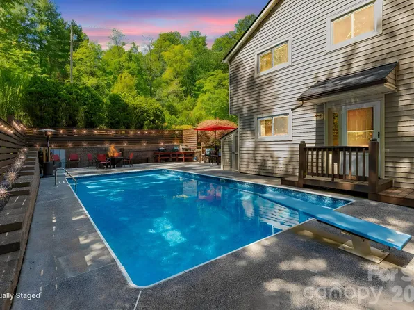33 Lovers Loop Rd, Asheville, NC 28803