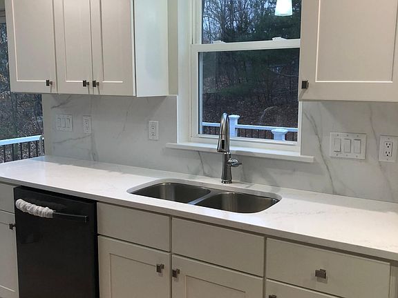 4th image of 7 Morse Ave