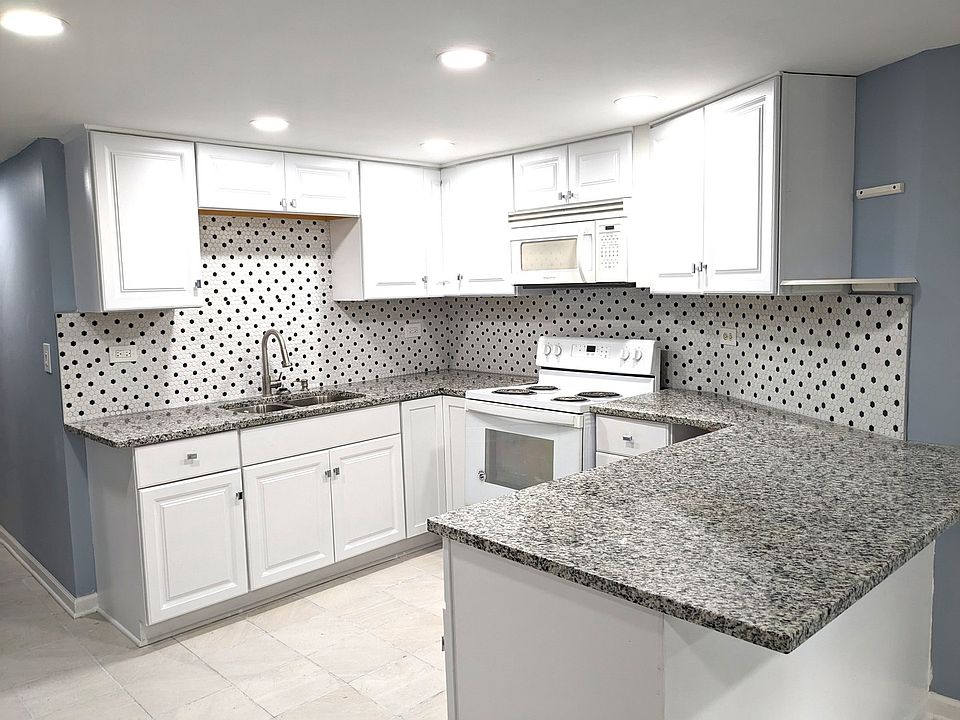 1st image of 5627 N Campbell Ave #G