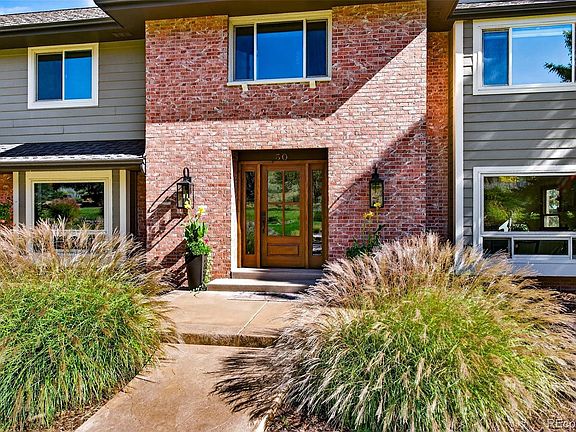 2nd image of 30 Tamarade Drive
