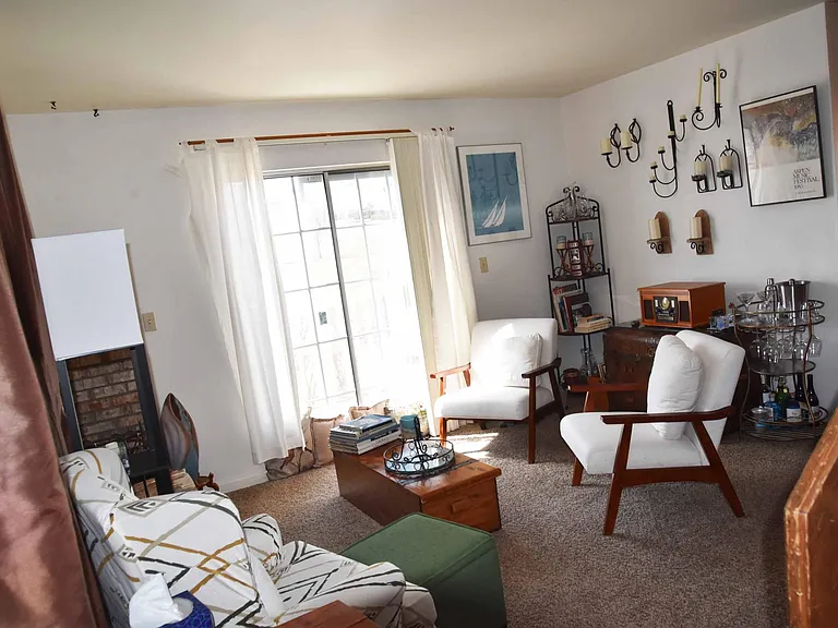 1813 Belmar Dr — Photo 4