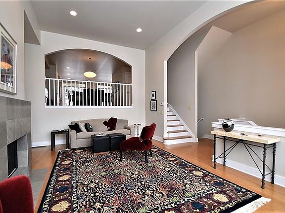 5th image of 2426 Derbyshire Ct