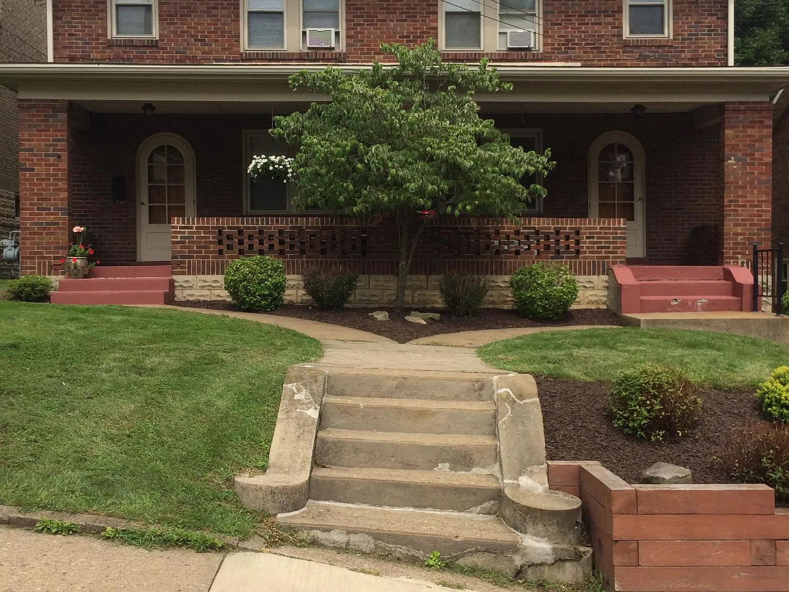 3 bed, 1200 sqft, $1,575 — Photo 2