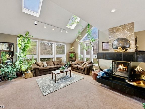 4th image of 447 Rockaway Valley Rd