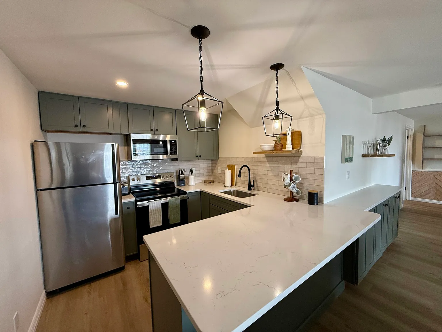 2 bed, 1800 sqft, $2,900 — Photo 2