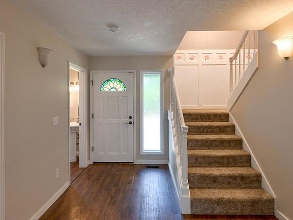 Main House - Entryway