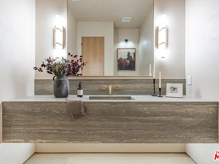 5064 Encino Ave — Photo 21