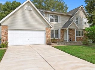 2941 Isle View Ln, Saint Charles, MO 63303