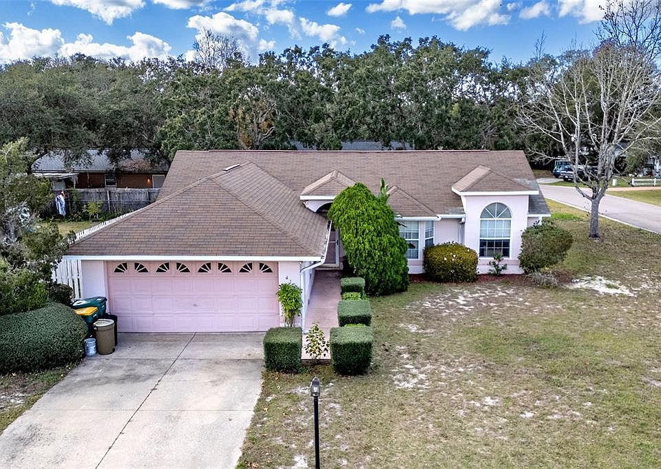 1st image of 410 Cricket Hollow Ln