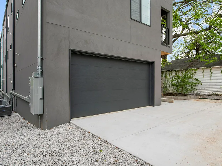 Quaker Condos - $300 Off Immediate Move-Ins! — Photo 57
