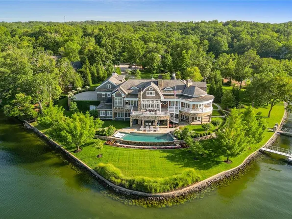 282 Timber Ridge Ln, Lake Ozark, MO 65049