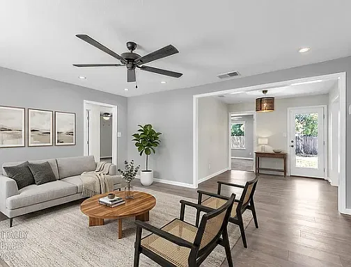3 bed, 1211 sqft, $2,950 — Photo 1