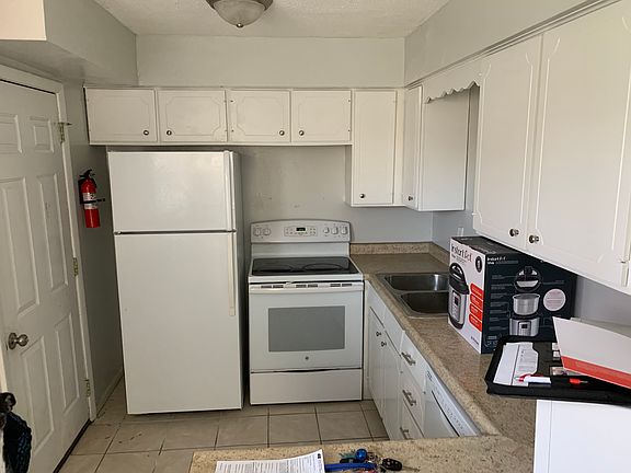 3rd image of 3841 69th St #3843