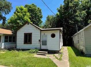 2306 NE Perry Ave, Peoria, IL 61603