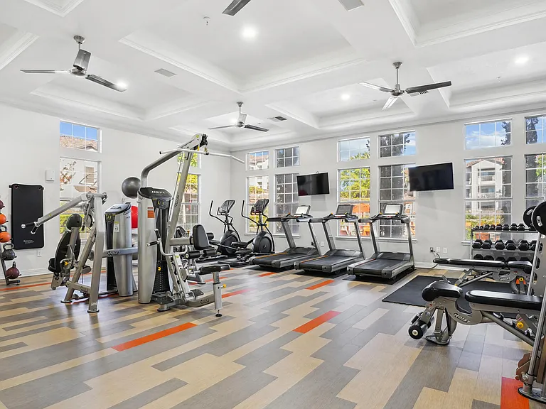 La Ventura Apartments — Photo 4