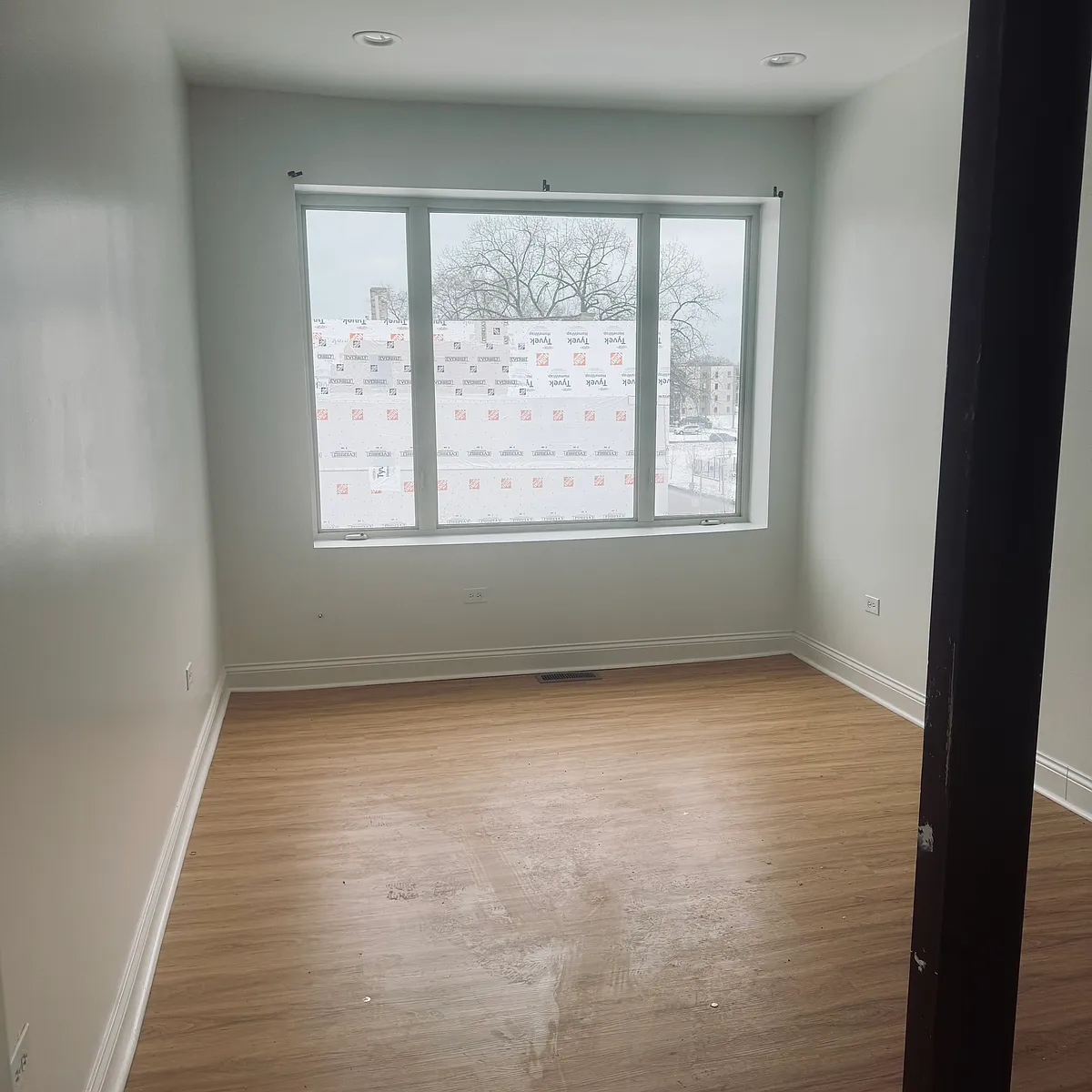 Building Photo - 1412 E Marquette Rd #3