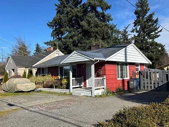 2nd image of 208 M St SE