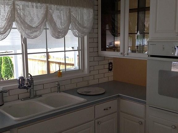 4th image of 1740 N 15th Ave