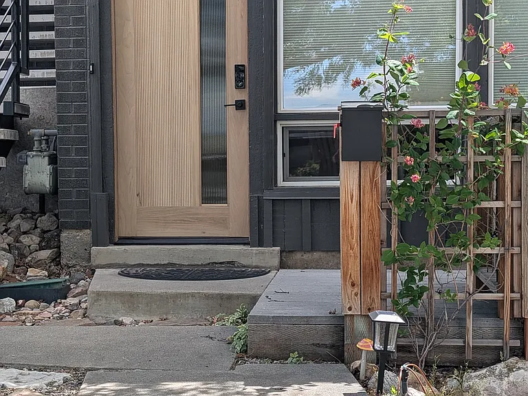 S Leo Way — Photo 22
